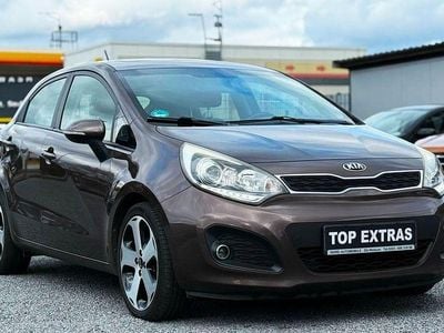 Gebraucht Kia Rio FIFA World Cup Edition 109 PS (80 kW) 2013 Braun Limousine