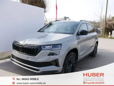 Neu Skoda Karoq SportLine 190 PS (139 kW) 2026 Stahlgrau SUV