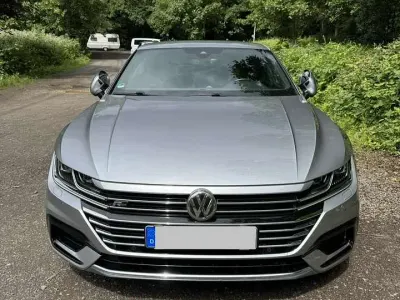 Gebraucht VW Arteon R 190 PS (139 kW) 2018 Silber Kleinwagen