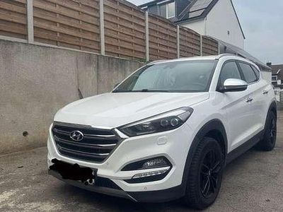 Weiß Gebraucht 2016 Hyundai Tucson Premium SUV | 18.000 € (Teuer)