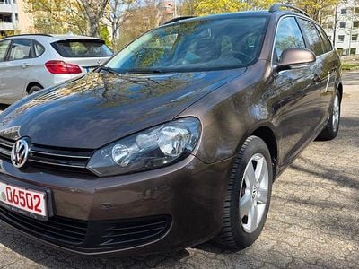 Usata VW Golf VI Comfortline 105 CV (77 kW) 2011 Marrone Utilitaria