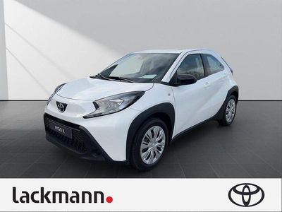 Neu Toyota Aygo X Business Edition 72 PS (52 kW) 2025 Weiss SUV
