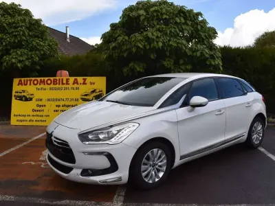 Gebraucht Citroën DS5 Business Class 116 PS (85 kW) 2015 Weiß Kleinwagen
