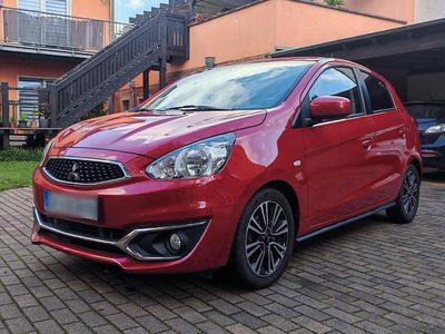 Rot Gebraucht 2017 Mitsubishi Space Star Edition Kleinwagen | 8.999 € (Fairer Preis)