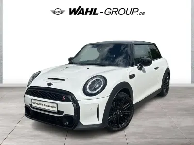 Gebraucht Mini Cooper S Classic 178 PS (130 kW) 2024 Weiß Kleinwagen