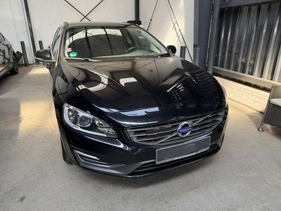 Gebraucht Volvo V60 Momentum 181 PS (133 kW) 2014 Schwarz Kombi