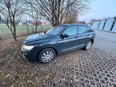 Gebraucht VW Tiguan Life 150 PS (110 kW) 2021 Grau SUV