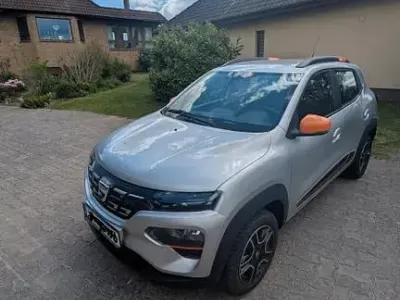 Używany Dacia Spring Comfort Plus 33 kW (45 KM) 2021 Srebrny Hatchback