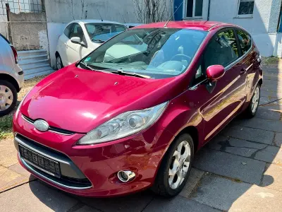 Gebraucht Ford Fiesta Trend 81 PS (59 kW) 2009 Rot Kleinwagen