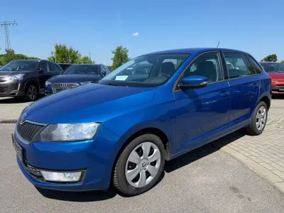 Używany Skoda Rapid Ambition 90 KM (66 kW) 2015 Niebieski Hatchback