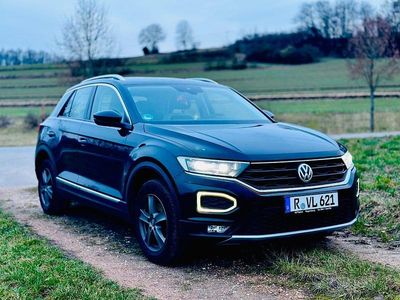 Second-hand VW T-Roc 150 CP (110 kW) 2020 Negru SUV