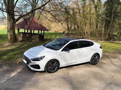 Gebraucht Hyundai i30 Edition 30+ 159 PS (116 kW) 2021 Weiß Limousine