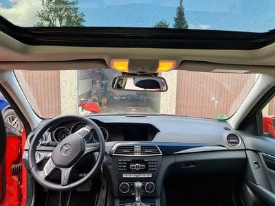 Second-hand Mercedes 220 170 CP (125 kW) 2013 Roșu Berlinǎ