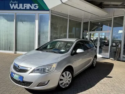 Gebraucht Opel Astra Selection 95 PS (69 kW) 2011 Silber Kombi