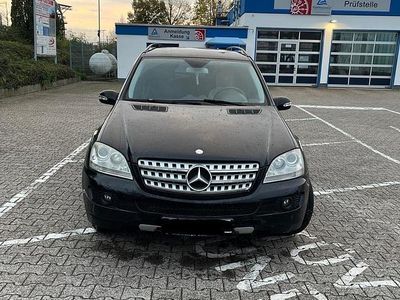 Schwarz Gebraucht 2007 Mercedes ML320 SUV | 10.000 € (Teuer)