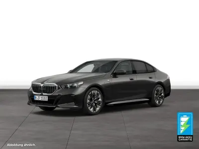 Gebraucht BMW 550e M Sport 489 PS (359 kW) 2025 Grau Limousine
