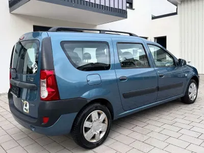 Używany Dacia Logan MCV Lauréate 84 KM (61 kW) 2008 Niebieski Kombi