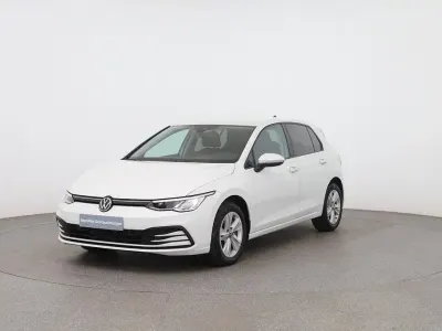 Gebraucht VW Golf VIII Life 116 PS (85 kW) 2021 Weiß Limousine