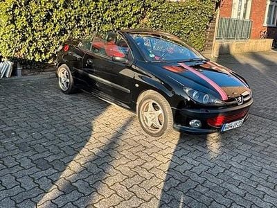 Gebraucht Peugeot 206 CC 116 PS (85 kW) 2004 Schwarz Cabrio