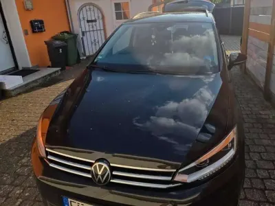 Gebraucht VW Touran Comfortline 150 PS (110 kW) 2024 Schwarz Van / Kleinbus