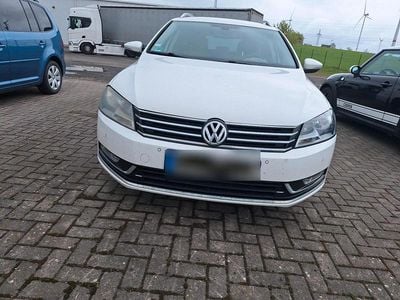 Second-hand VW Passat 130 CP (95 kW) 2013 Alb Break