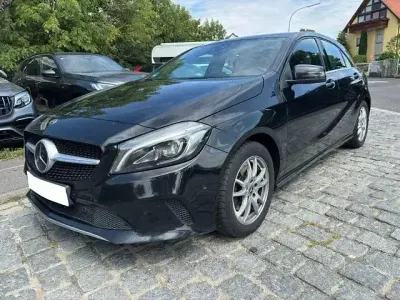 Gebraucht Mercedes A200 Urban 156 PS (114 kW) 2017 Schwarz Kleinwagen