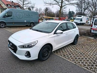 Gebraucht Hyundai i30 Trend 140 PS (102 kW) 2018 Weiß Limousine
