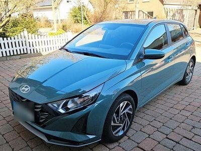 Gebraucht Hyundai i20 Trend 101 PS (74 kW) 2024 Grün Kleinwagen