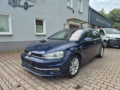 Gebraucht VW Golf VII Comfortline 150 PS (110 kW) 2018 Blau Limousine