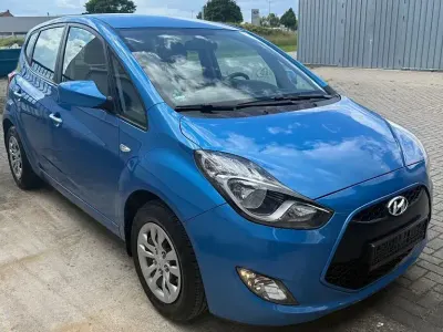 Gebraucht Hyundai ix20 90 PS (66 kW) 2017 Blau Kleinwagen