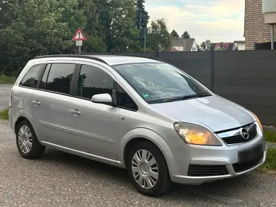 Gebraucht Opel Zafira 105 PS (77 kW) 2005 Silber Van / Kleinbus