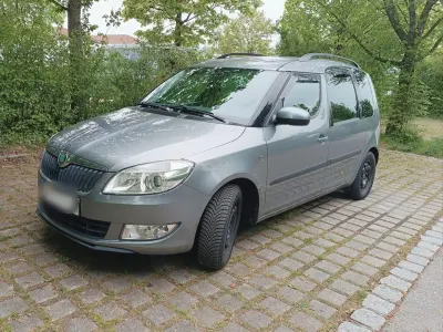 Gebraucht Skoda Roomster Elegance 86 PS (63 kW) 2013 Grau Van / Kleinbus