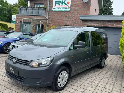 Gebraucht VW Caddy Maxi Startline 105 PS (77 kW) 2012 Natural grey metallic Van / Kleinbus