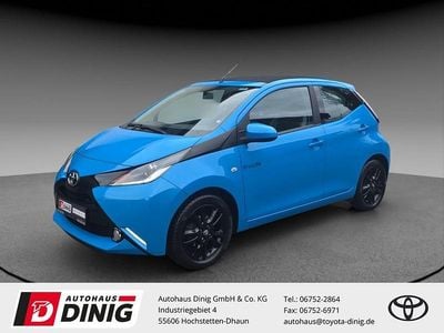 Gebraucht Toyota Aygo X-wave 69 PS (50 kW) 2016 Hellblau Kleinwagen