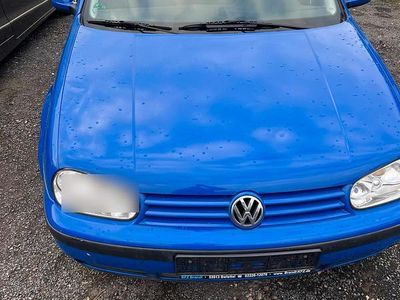 Blau Gebraucht 2001 VW Golf IV Kleinwagen | 1.650 € (Fairer Preis)