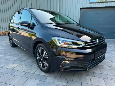 Gebraucht VW Touran Comfortline 150 PS (110 kW) 2024 Schwarz Van / Kleinbus