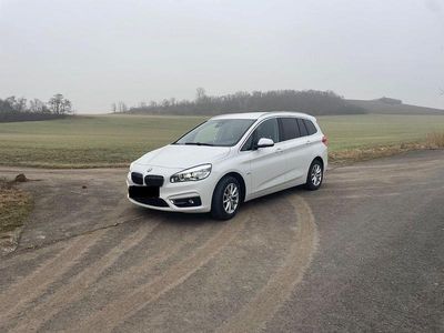 Gebraucht BMW 218 Gran Tourer Luxury Line 150 PS (110 kW) 2016 Weiß Van / Kleinbus
