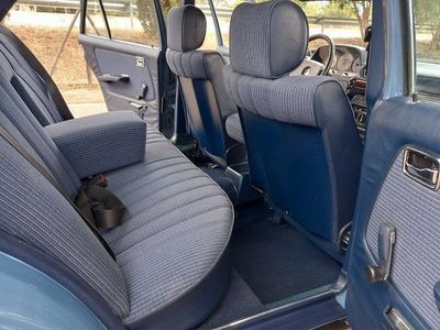 Gebraucht Mercedes 240 98 PS (72 kW) 1984 Blau Limousine