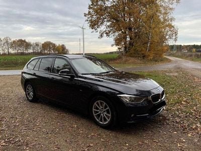 Schwarz Gebraucht 2014 BMW 318 Sport Line Kombi | 6.500 € (Guter Preis)