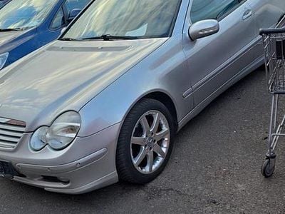 Gebraucht Mercedes 230 190 PS (139 kW) 2003 Silber Coupé