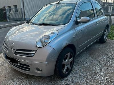 Usado Nissan Micra 80 HP (58 kW) 2005 Prateado Citadino