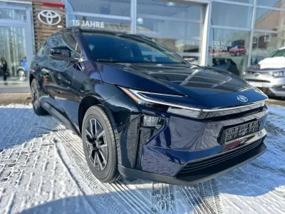 Neu Toyota bZ4X 164 kW (224 PS) 2026 Blau SUV
