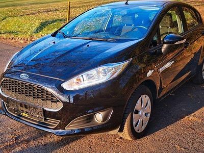 Gebraucht Ford Fiesta Celebration 82 PS (60 kW) 2016 Schwarz Limousine