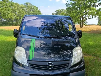 Usata Opel Vivaro 114 CV (83 kW) 2008 Nero Monovolume