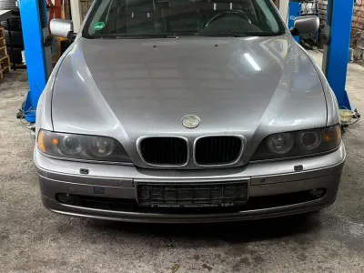 Gebraucht BMW 530 142 PS (104 kW) 2001 Grau Kombi