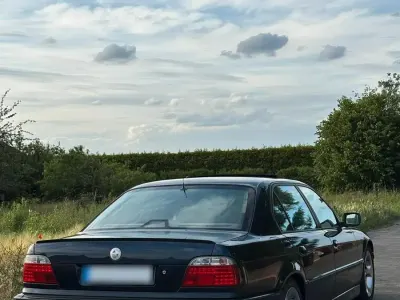 Gebraucht BMW 750L 326 PS (239 kW) 1996 Blau Limousine