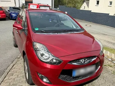 Second-hand Hyundai ix20 Comfort 90 CP (66 kW) 2011 Roșu Hatchback