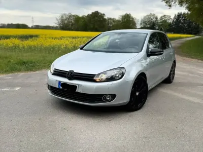 Gebraucht VW Golf VII 105 PS (77 kW) 2012 Silber Limousine