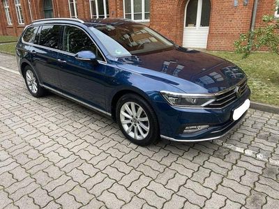 Blau Gebraucht 2023 VW Passat Elegance Kombi | 23.990 € (Fairer Preis)