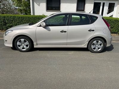 gebraucht Hyundai i30 1.6 CRDi 66 kW Classic Classic